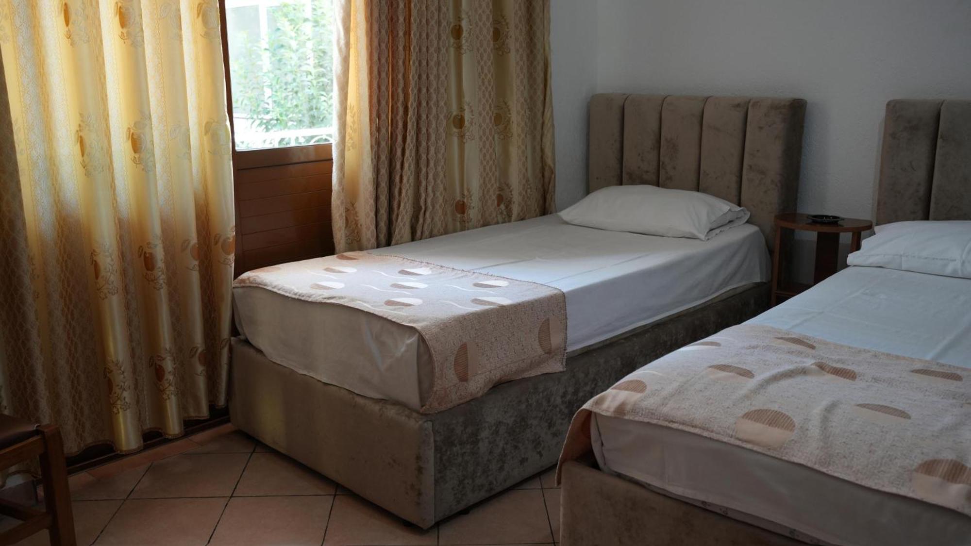 טיראנה Alen Bar Hotel מראה חיצוני תמונה