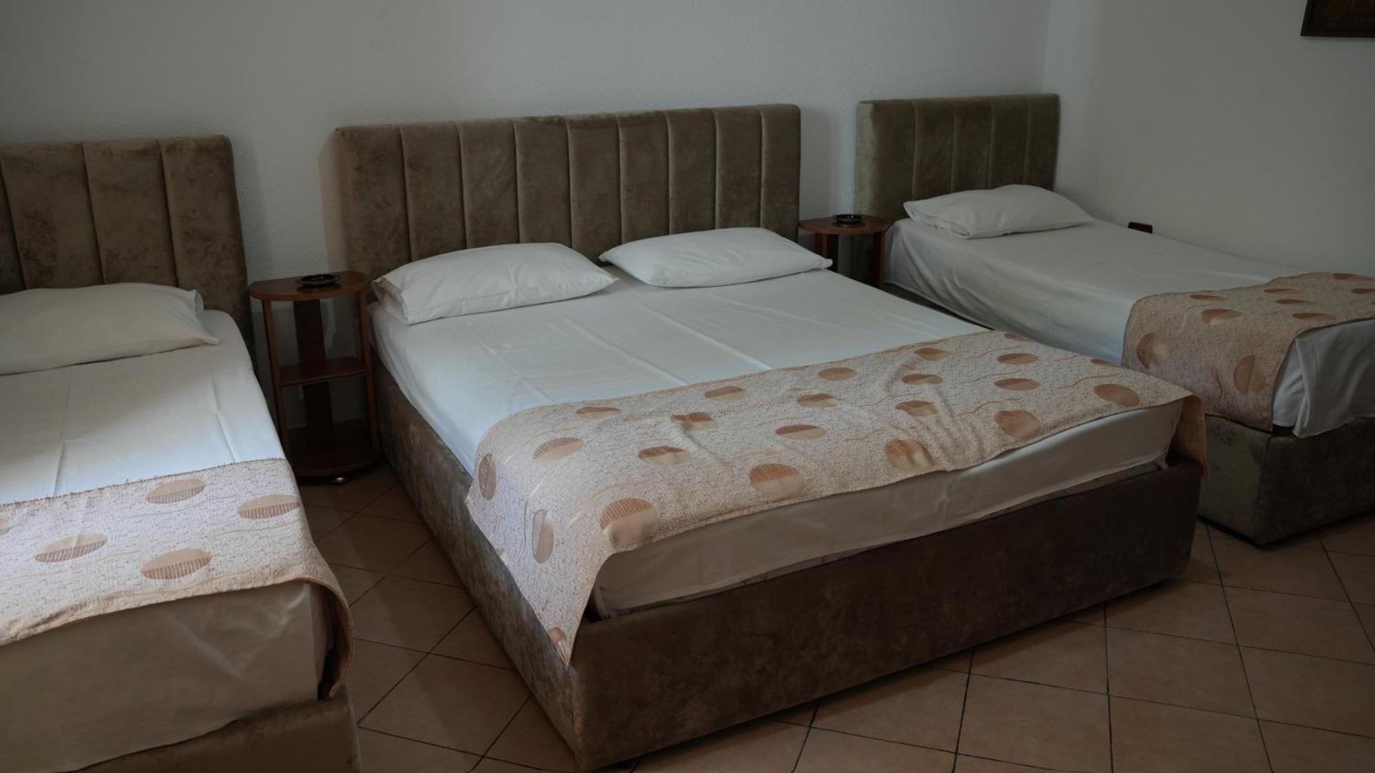 טיראנה Alen Bar Hotel מראה חיצוני תמונה