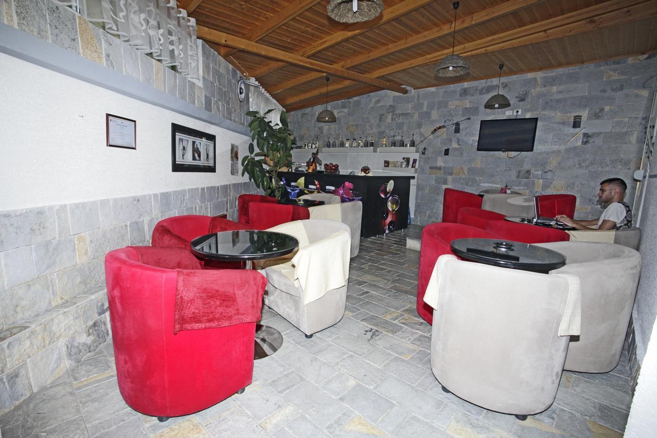 טיראנה Alen Bar Hotel מראה חיצוני תמונה